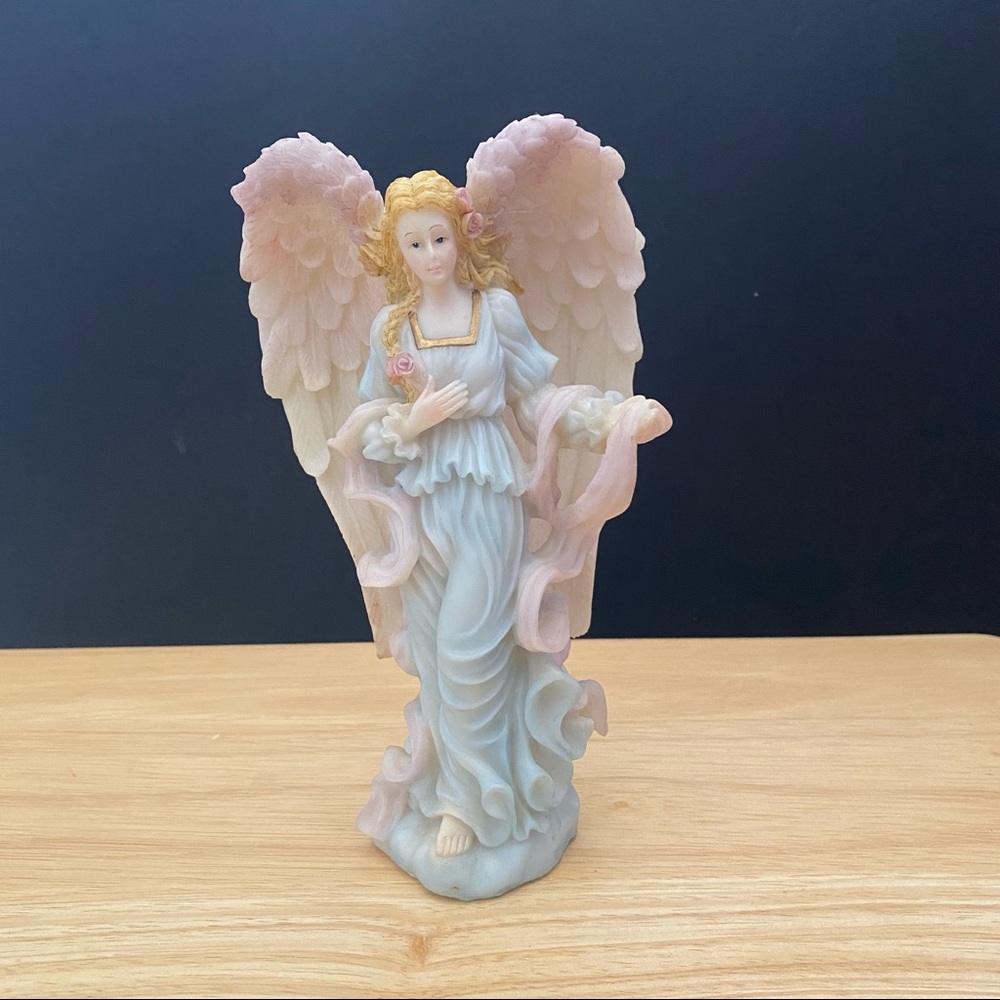Angel Statue - Picture 1 of 5